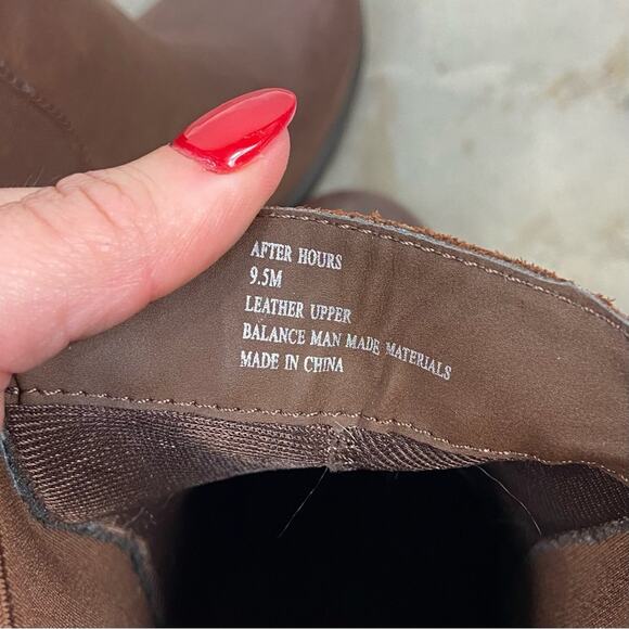 Crown Vintage Size 9.5 Chocolate Brown Genuine Leather Chunky Heel Ankle Booties - Picture 12 of 13